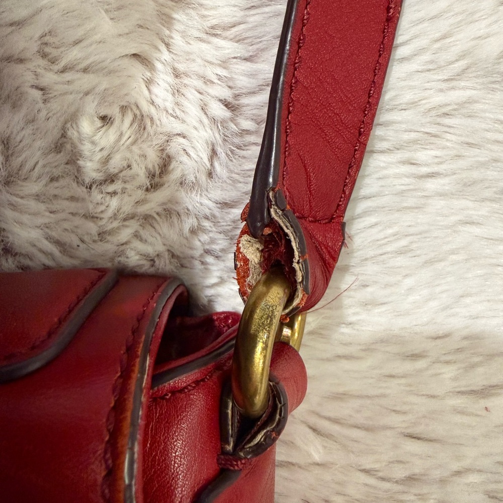 Cherry 🍒 red leather Fossil Memoir Novel flap crossbody handbag - Picture 7 of 15
